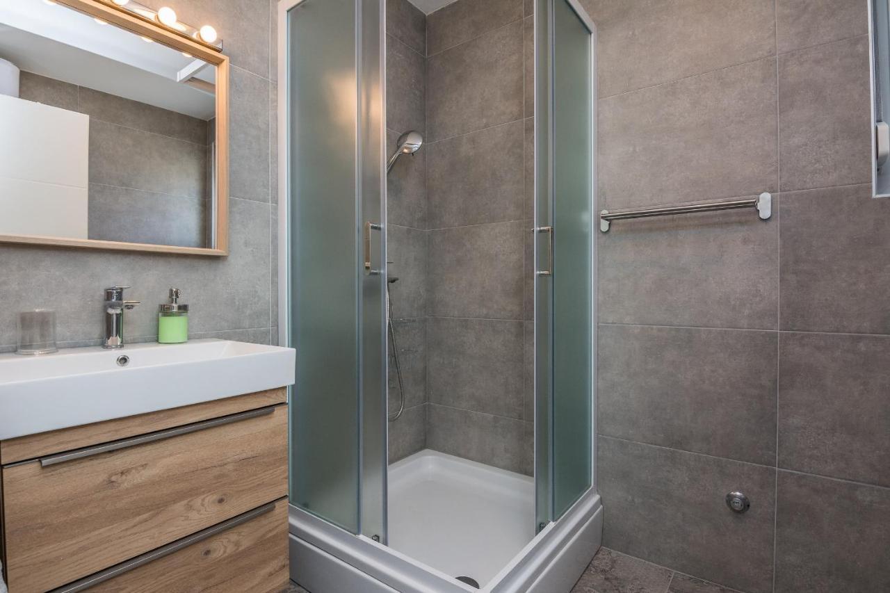 Apartments Pejakovic Вир Екстер'єр фото