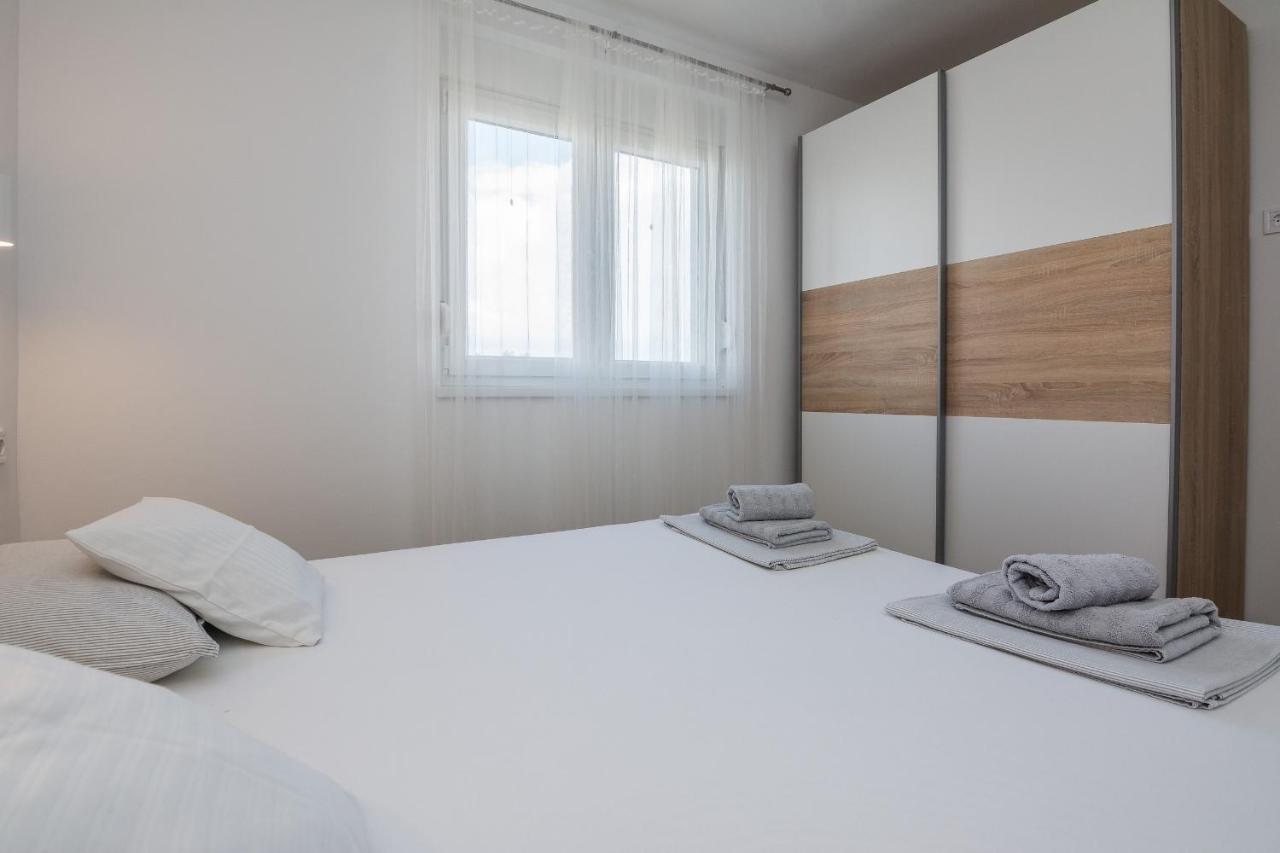 Apartments Pejakovic Вир Екстер'єр фото