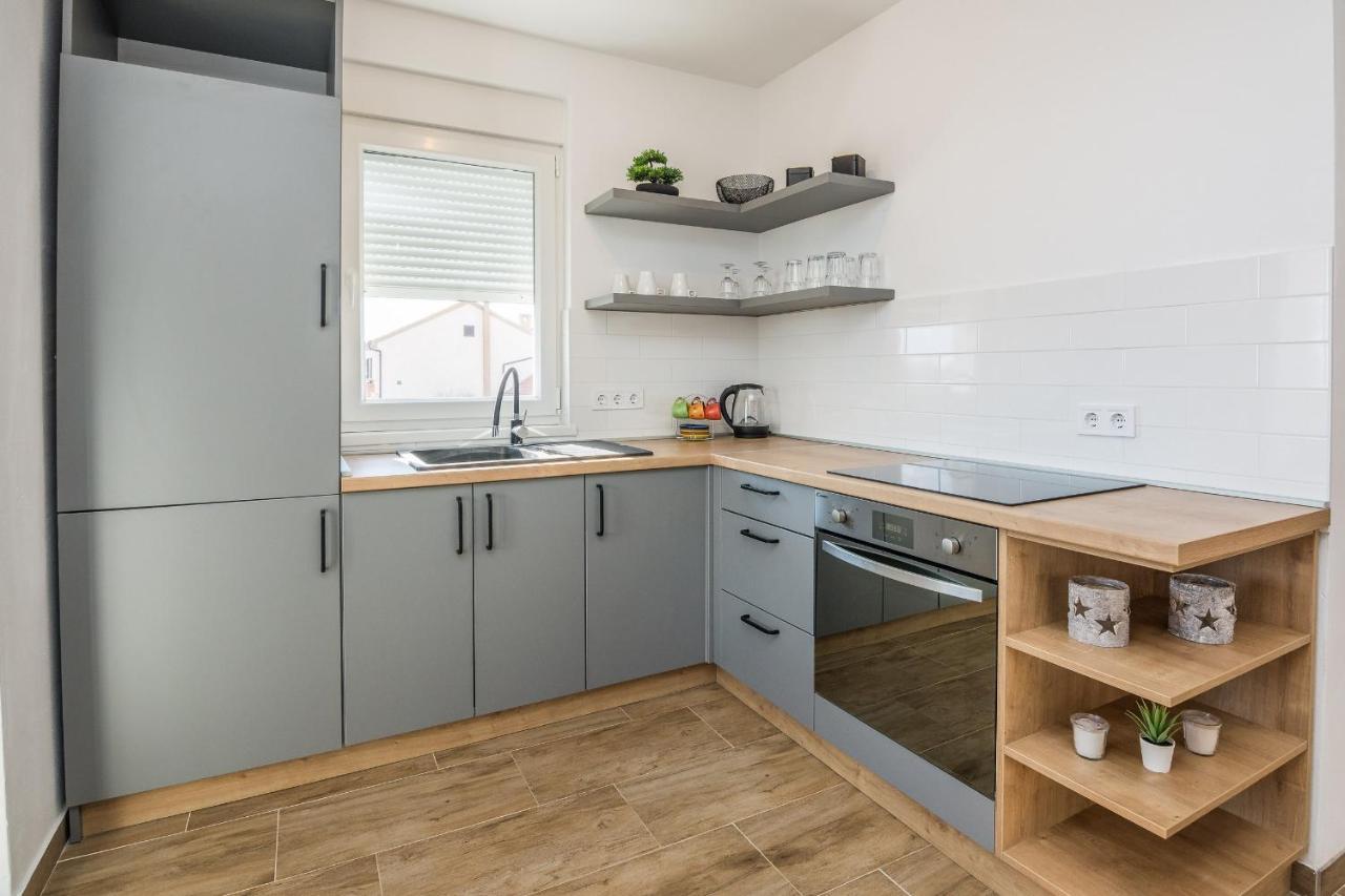 Apartments Pejakovic Вир Екстер'єр фото
