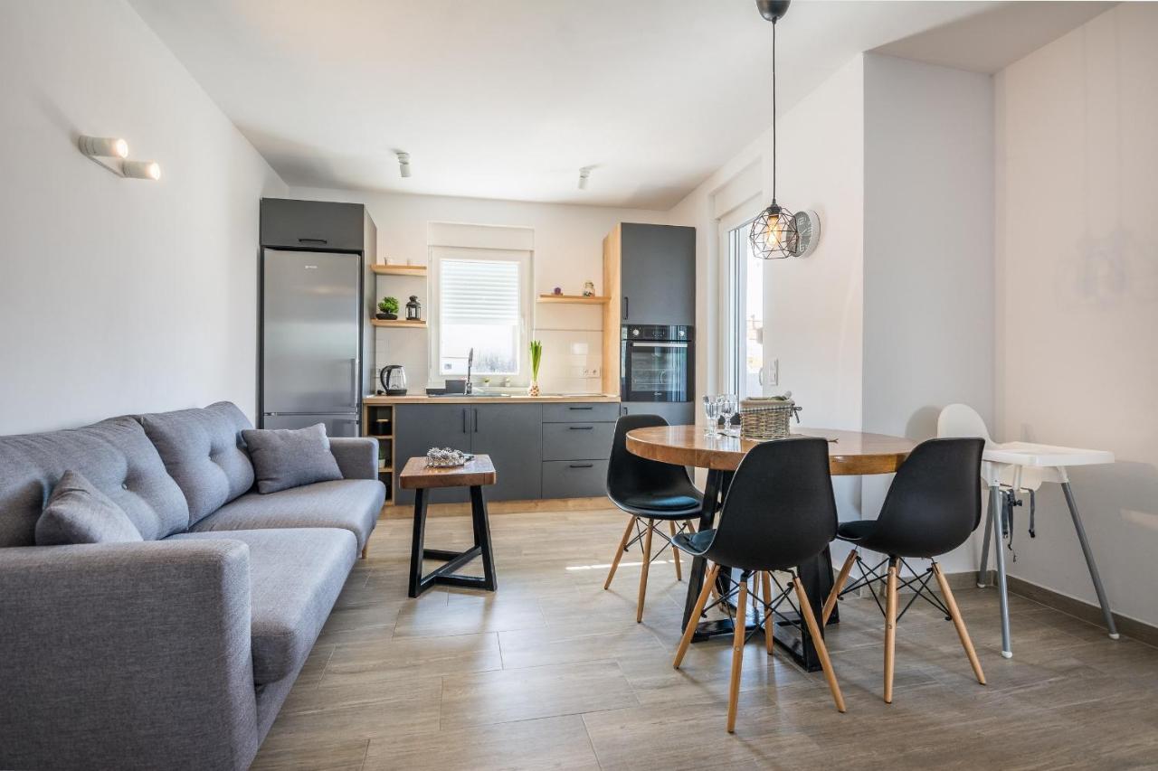 Apartments Pejakovic Вир Екстер'єр фото