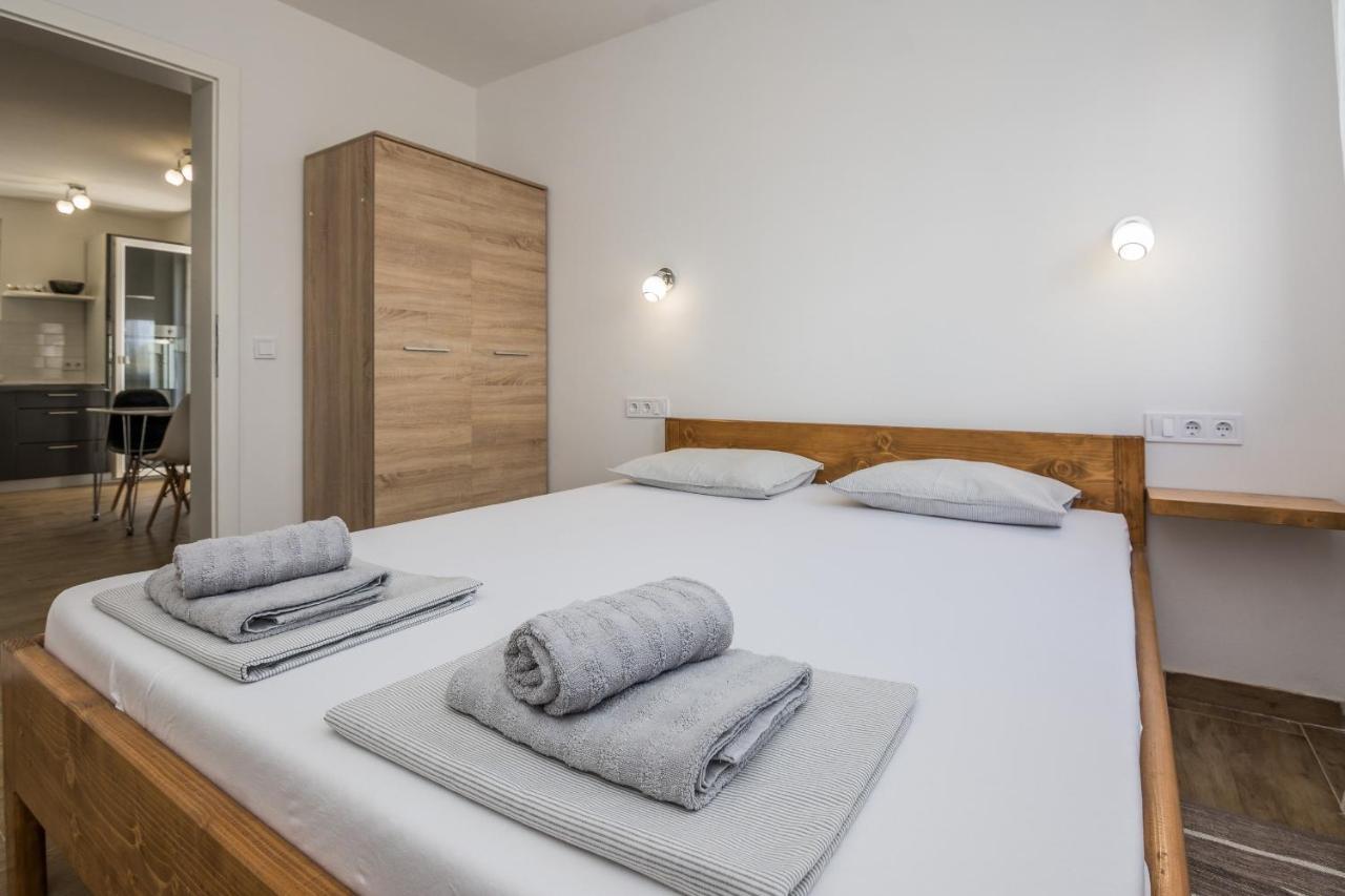 Apartments Pejakovic Вир Екстер'єр фото