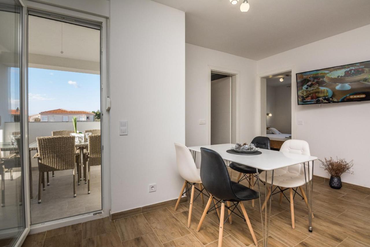 Apartments Pejakovic Вир Екстер'єр фото
