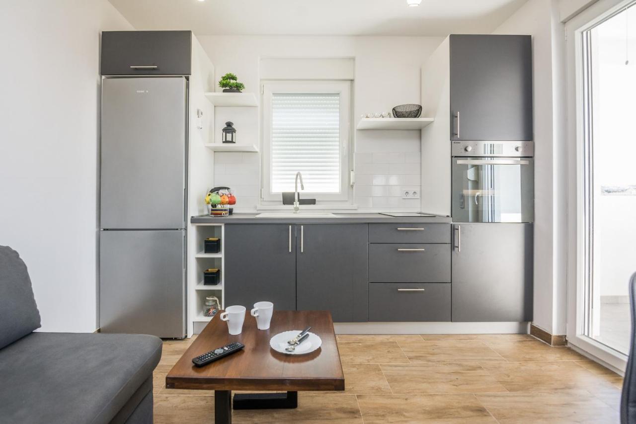 Apartments Pejakovic Вир Екстер'єр фото
